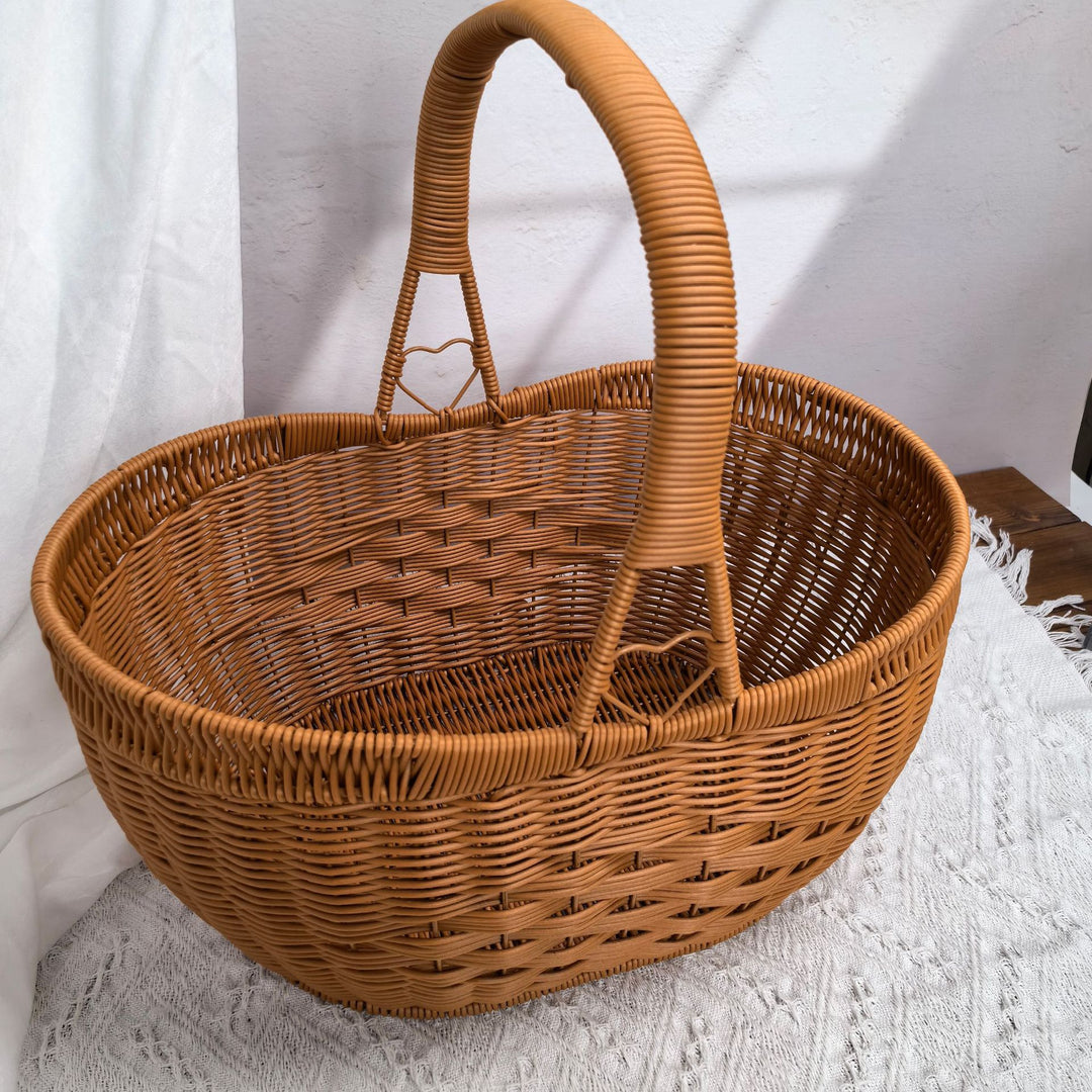 Ladies braided shopping basket with heart detail Stornfield