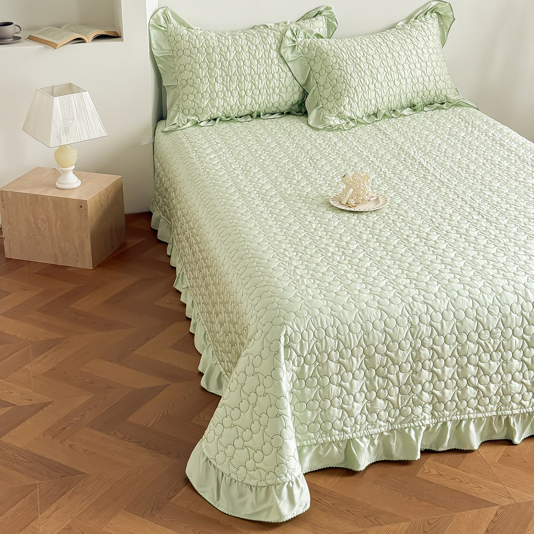 Quilted Ruffled Edge Bedspread and Pillow Sham Set
