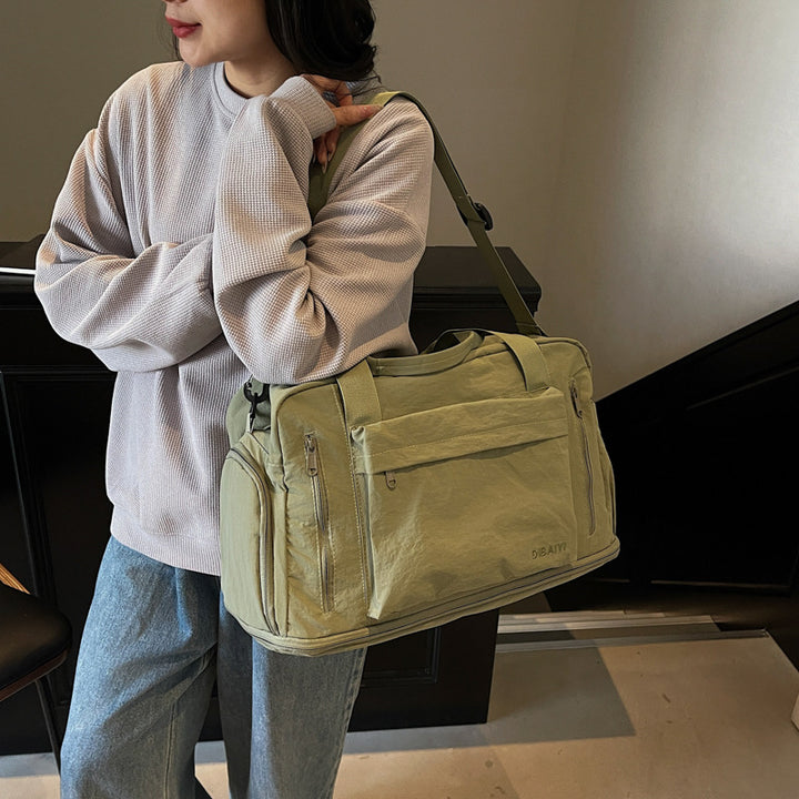 Durable Multi-Pocket Weekender Duffle
