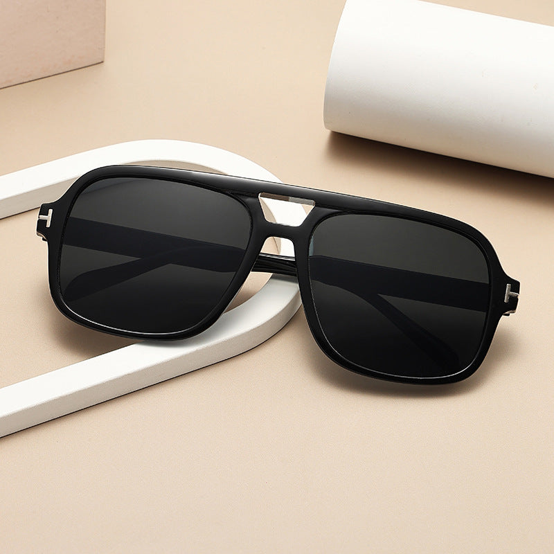 Ladies fashionable square sunglasses with sturdy frame Stornfield