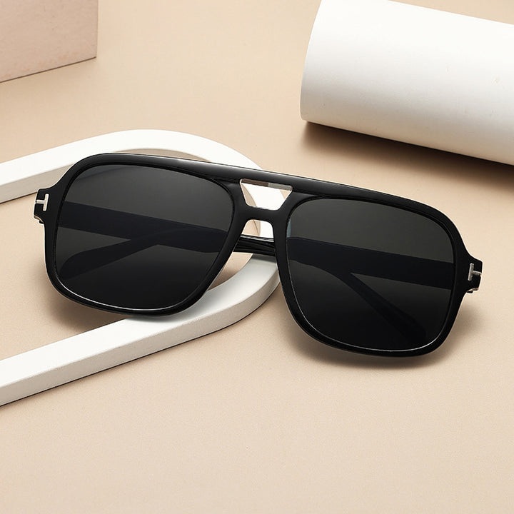 Ladies fashionable square sunglasses with sturdy frame Stornfield