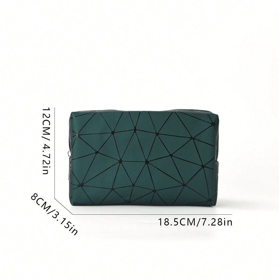 Practical cosmetic bag with 3D structure Stornfield