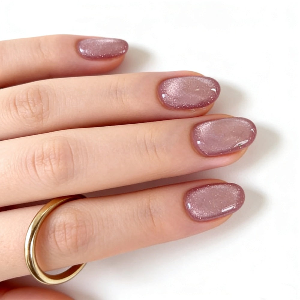 Glamorous and Shimmering Artificial Nails Stornfield