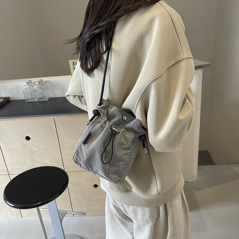 Practical shoulder bag with adjustable carrying system Stornfield