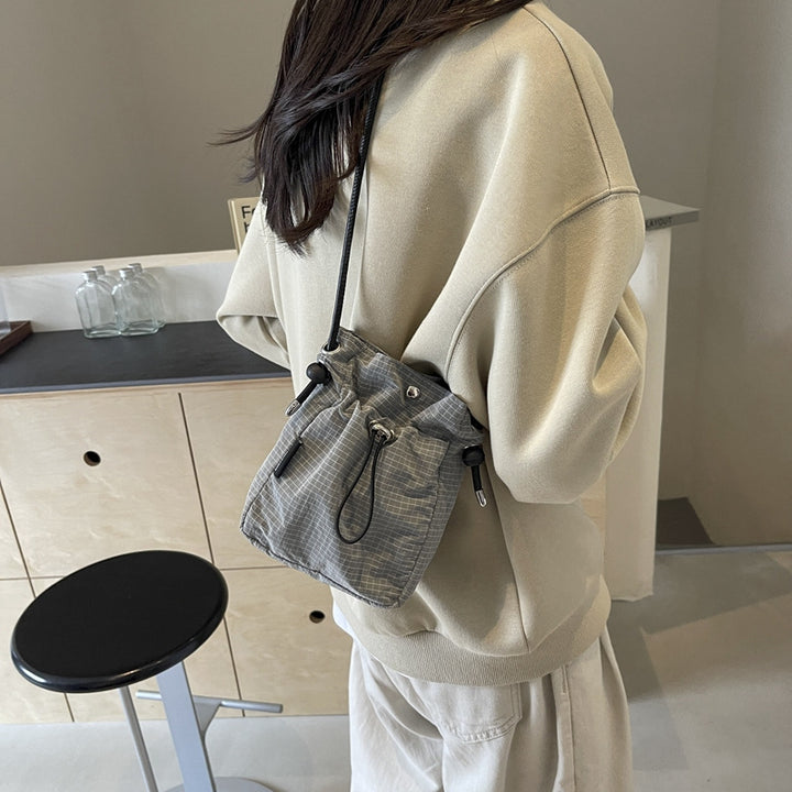 Practical shoulder bag with adjustable carrying system Stornfield