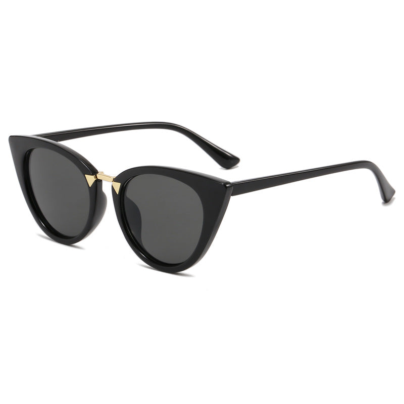 Ladies Cat-Eye Sunglasses with Elegant Golden Detail Stornfield