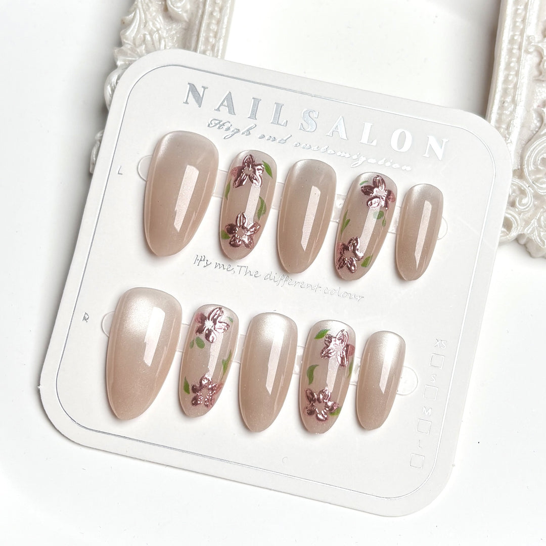 Elegant Floral Accent Press-On Nail Set