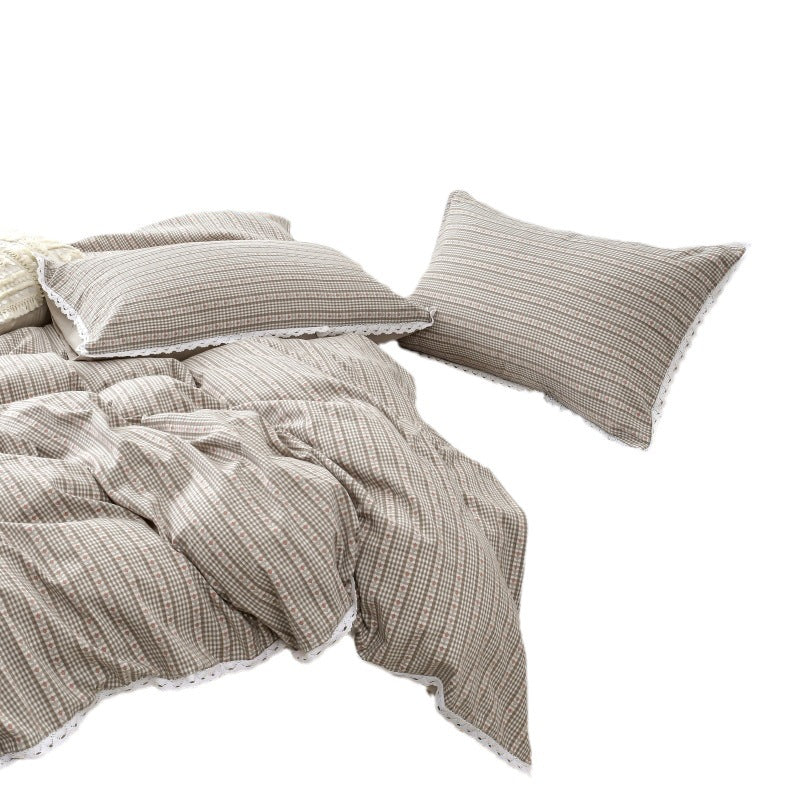 Bedding set in linen look with fine Vichy check and lace border