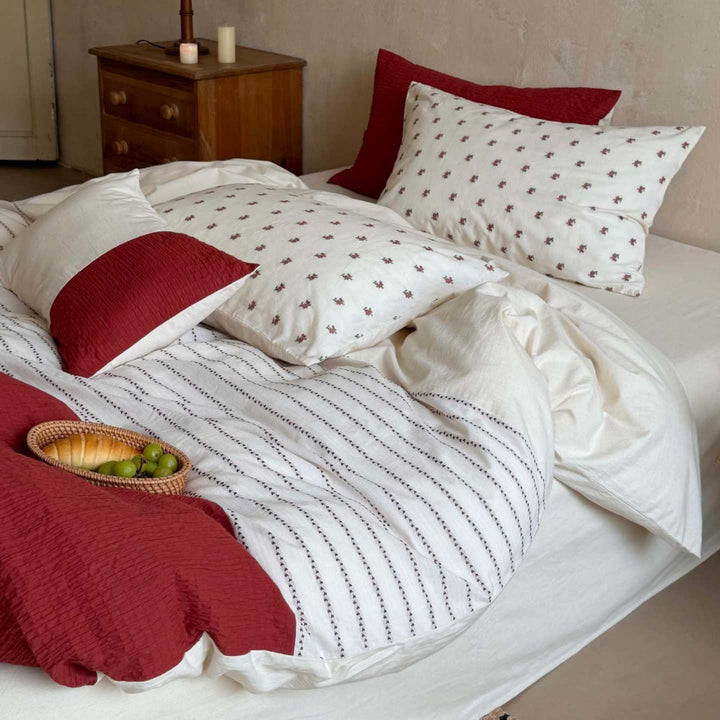 Reversible Cotton-Linen Patchwork Duvet Cover Set with Mini Floral Print and Textured Quilting