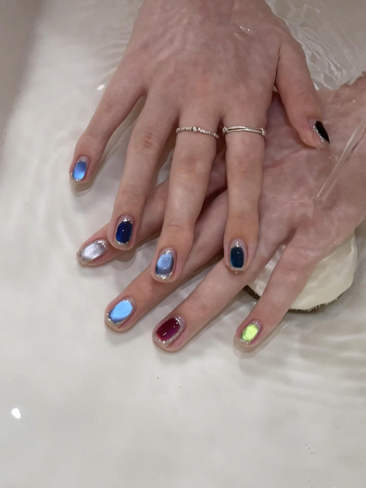 Artificial nails with holographic effect Stornfield