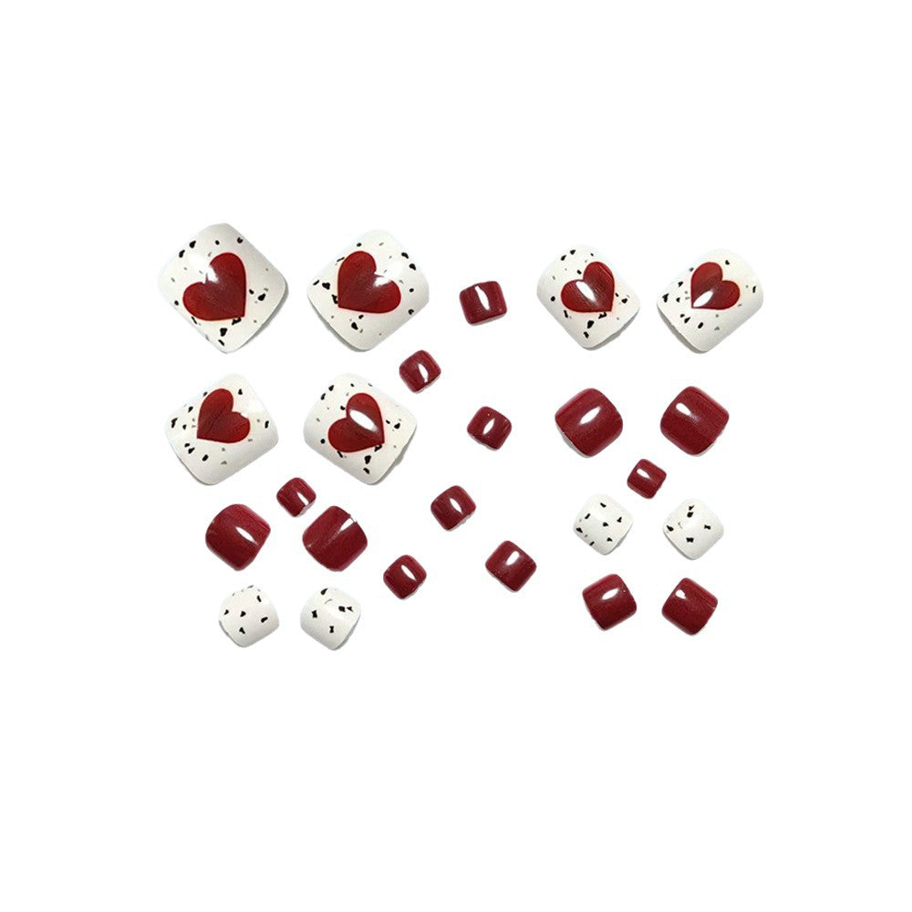 Nail art in romantic heart design Stornfield