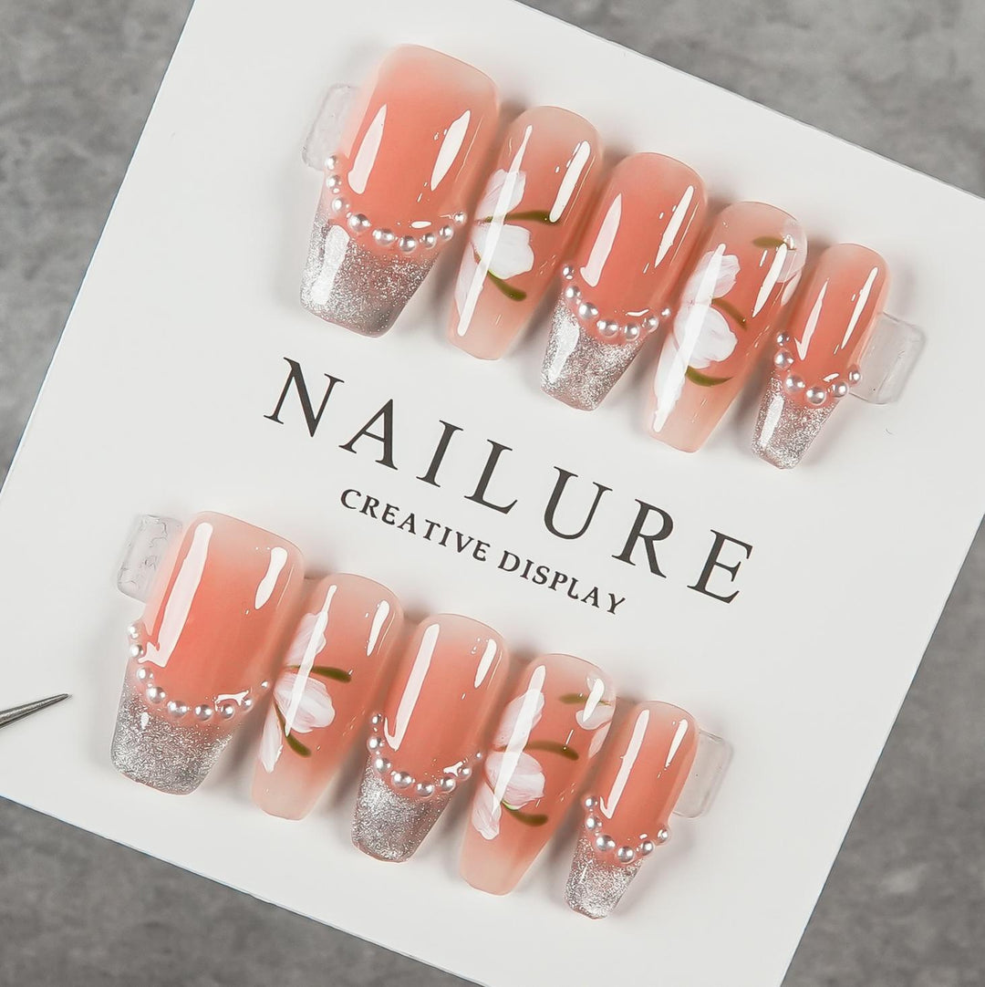 Decorative Press-On Nail Set with Floral and Glitter Accents