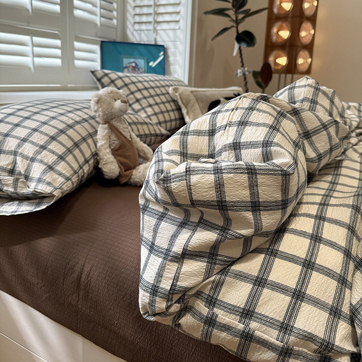 Cozy Plaid Bedding Set