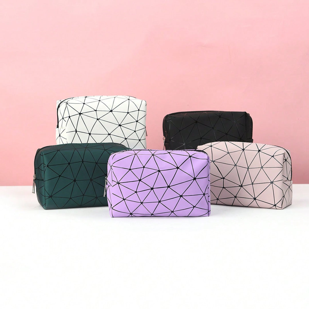 Practical cosmetic bag with 3D structure Stornfield