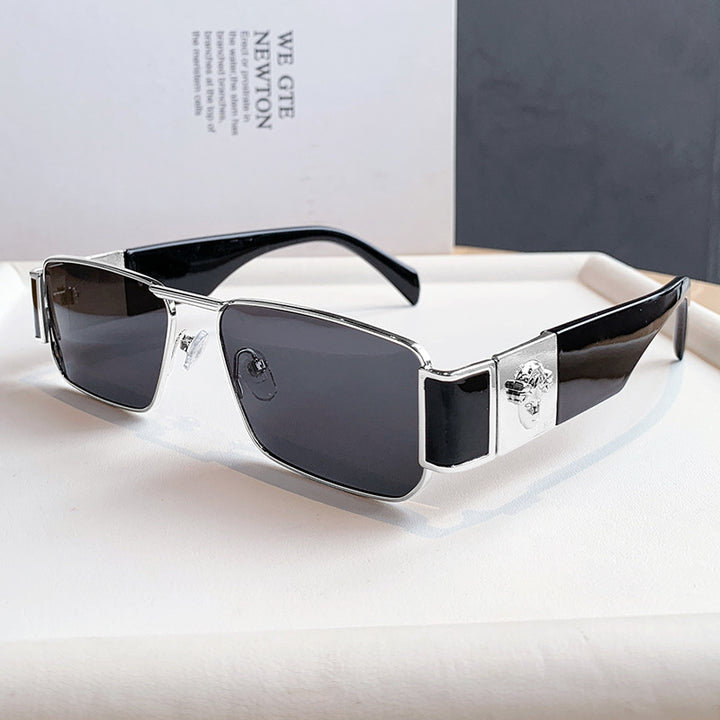 Women's designer sunglasses with luxurious frame and trendy cut Stornfield