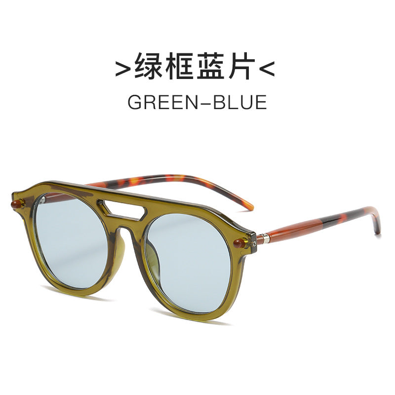 Ladies exclusive sunglasses with striking tortoiseshell pattern and sturdy frame Stornfield