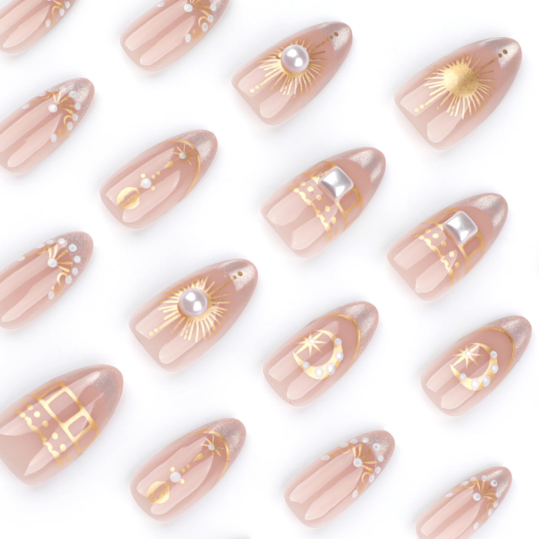 Glamorous nail art with fine gold accents Stornfield