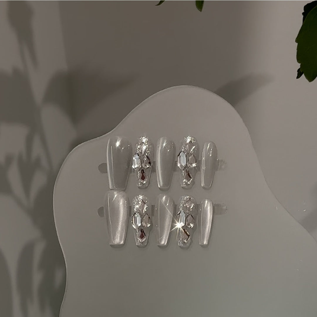 Decorative Press-On Nail Design Set with Glittering Accents