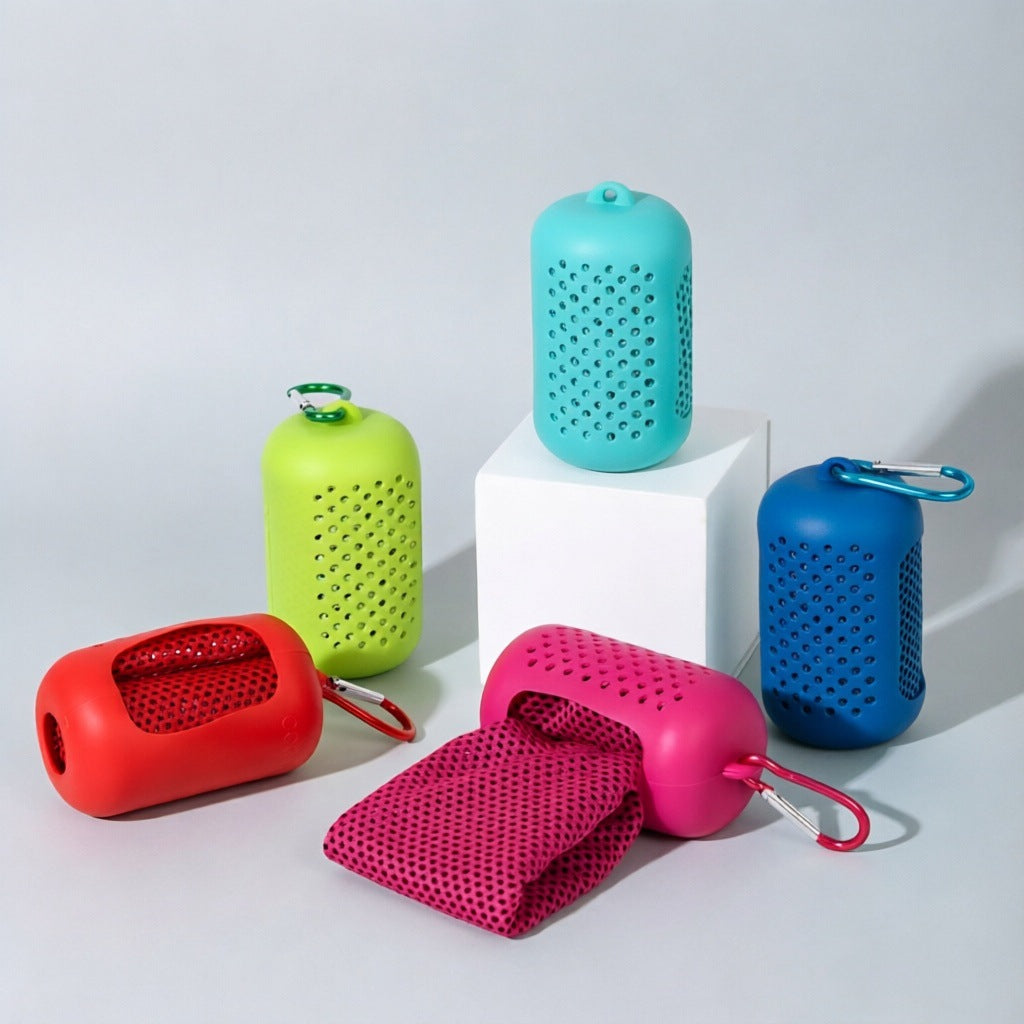Ladies portable Bluetooth speaker with carabiner Stornfield