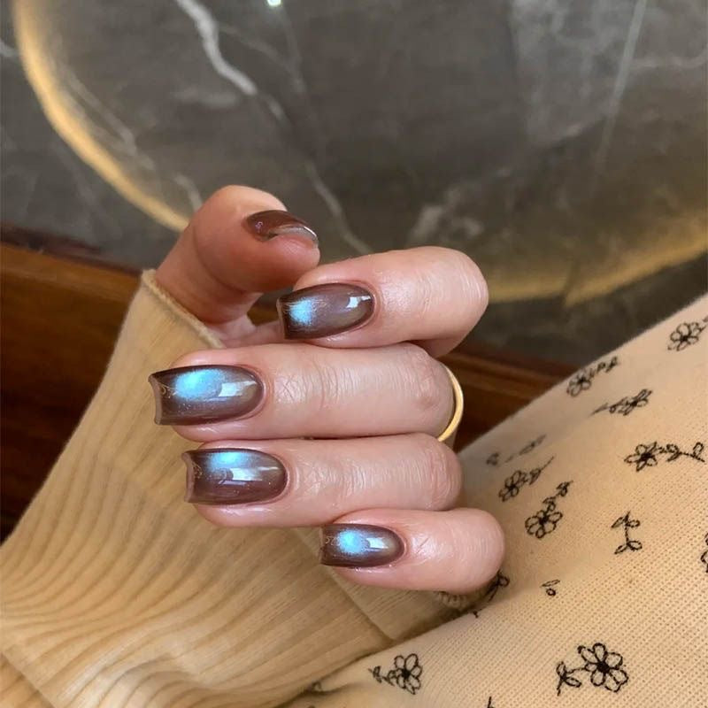 Iridescent Press-On Nail Set