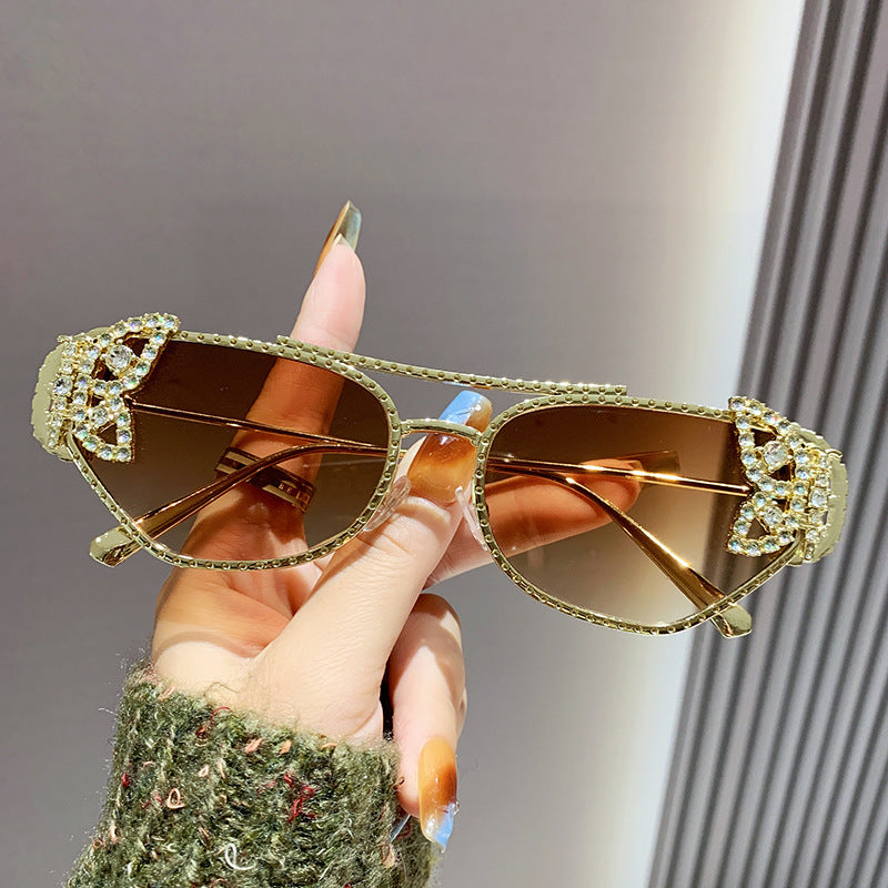 Women's Luxury Sunglasses with Elegant Butterfly Detail Stornfield