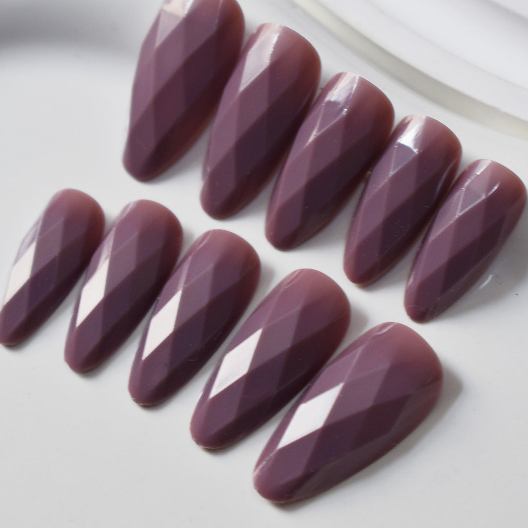 Premium Glossy Diamond-Shaped Press-On Nails Stornfield