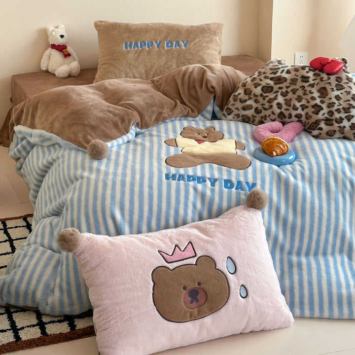 Plush Cartoon Cat Duvet Comforter Set with Polka Dot Fleece & Pom-Pom Decorative Pillows