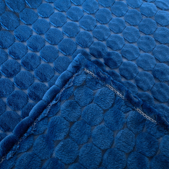 Women Luxurious Cozy Blanket with Textured Surface Stornfield
