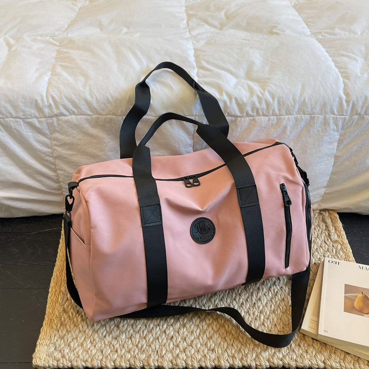 Sporty travel bag with reinforced zipper and side pocket Stornfield
