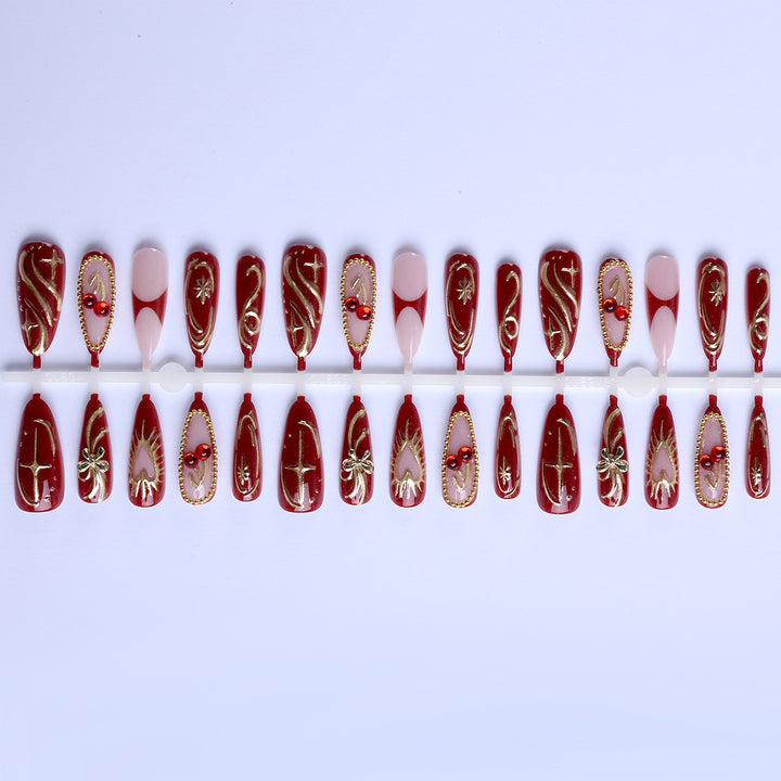 Artificial nails with elegant gold design Stornfield