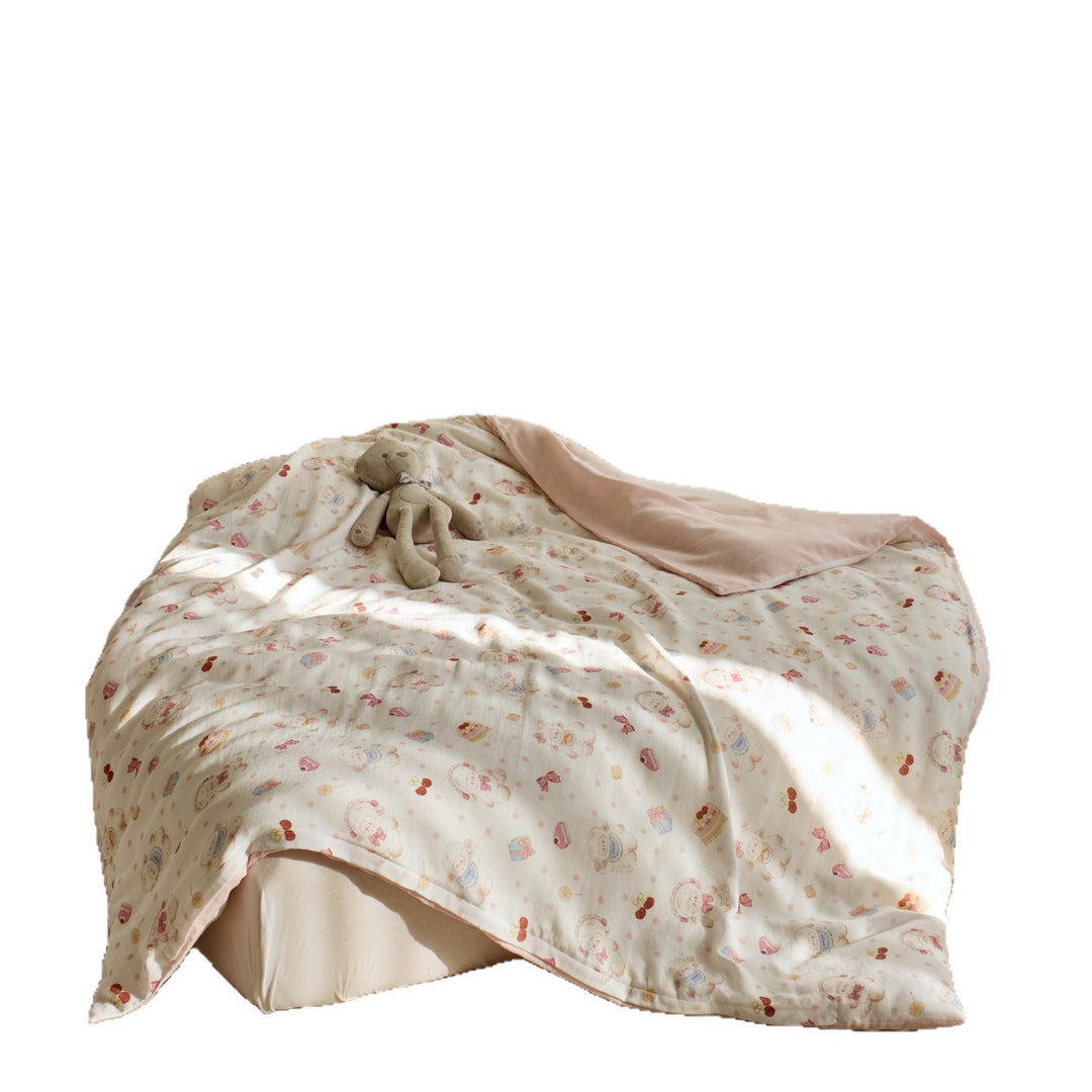 Kids bedding set with cute lion motifs made of soft cotton muslin