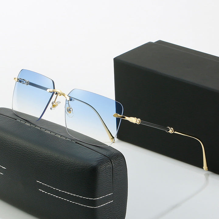 Women's fashionable sunglasses with square frame and luxurious accents Stornfield