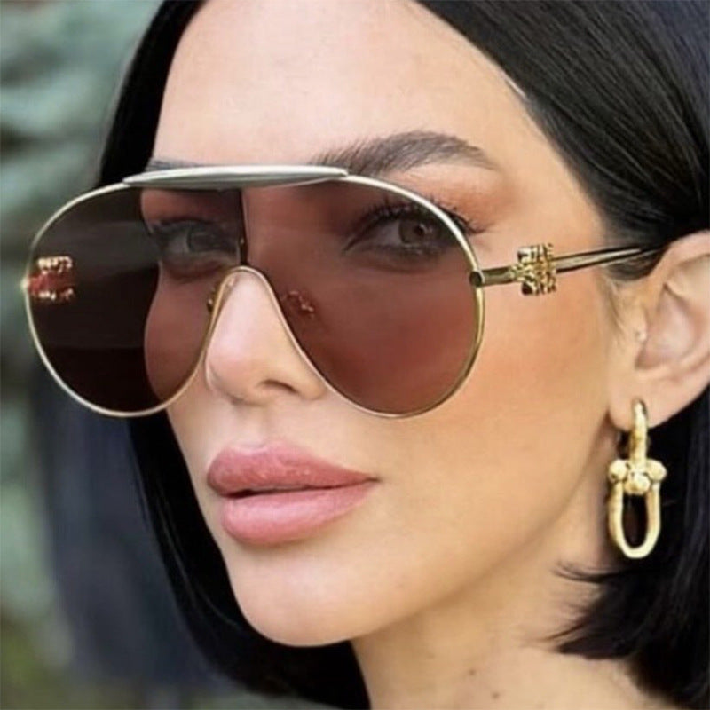 Ladies UV Protection Sunglasses in Fashionable Pilot Style Stornfield