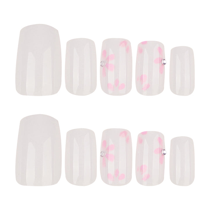 Artful Nail Art with Delicate Flower Patterns Stornfield