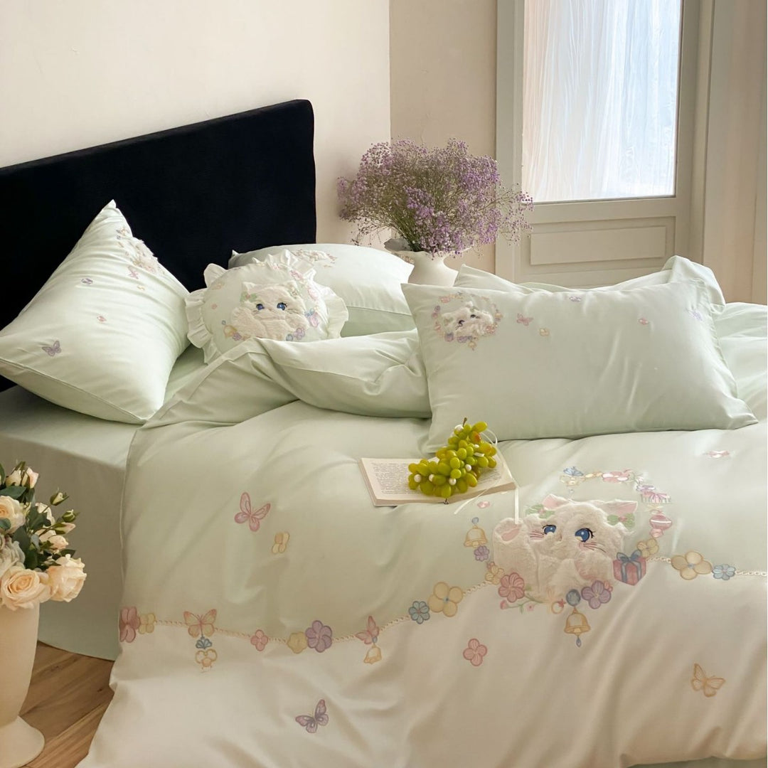 Luxurious Embroidered Satin Duvet Cover Set with 3D Plush Cat Appliqué and Ruffled Accent Pillow