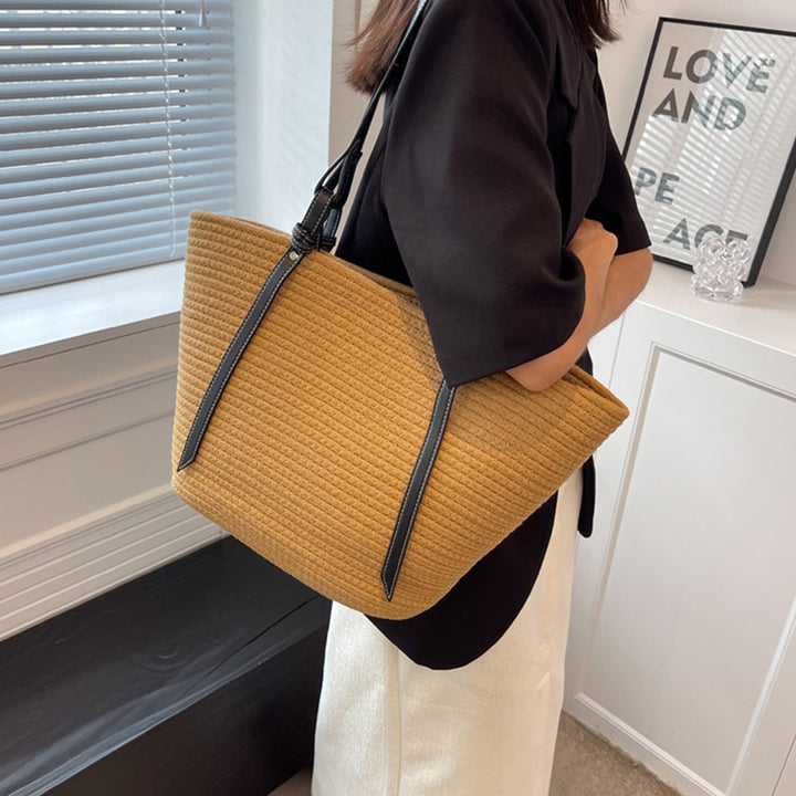 Elegant Shopper Bag with Texture Stornfield