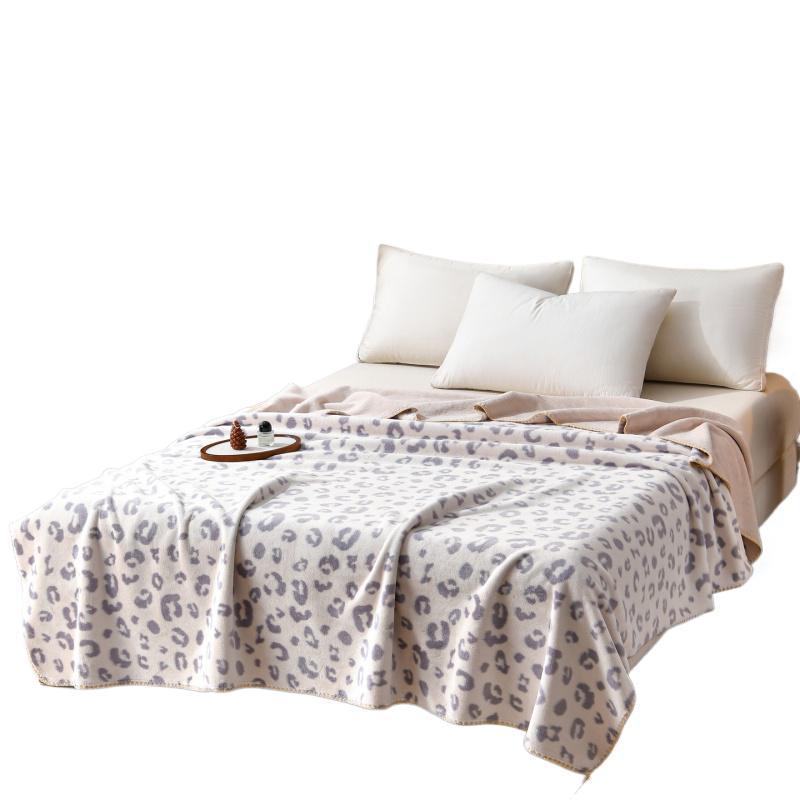 Luxury Leopard-Print Fleece Throw Blanket Stornfield