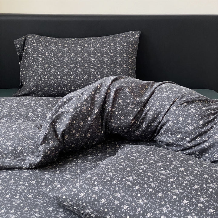Bedding set made of cotton percale with fine all-over floral pattern