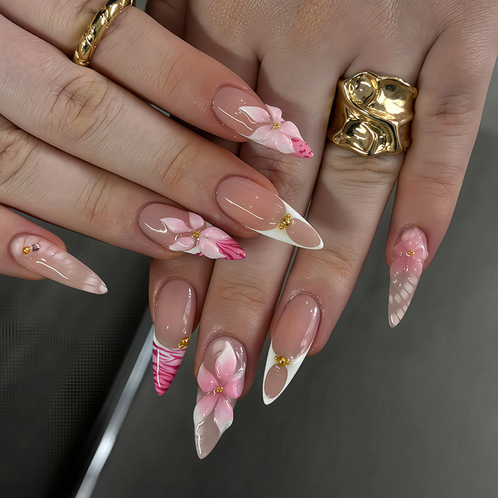 Artificial nail set with floral and elegant design elements Stornfield