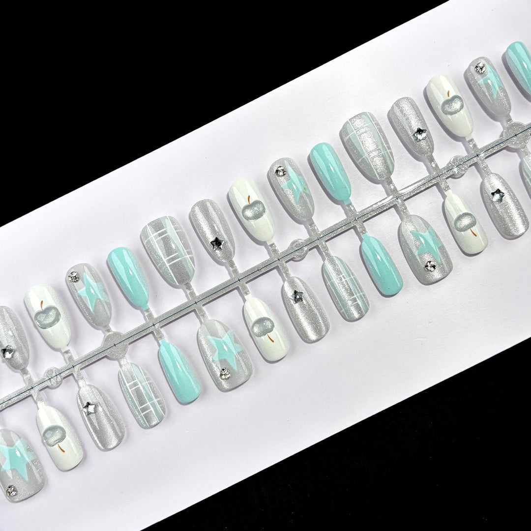 Elegant Nail Art Press-On Set