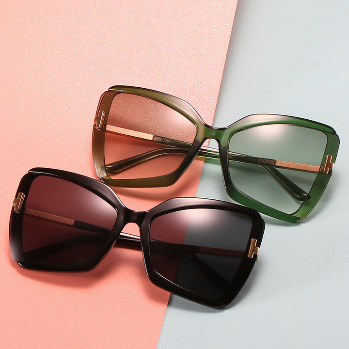 Luxurious Oversized Shield Sunglasses Stornfield
