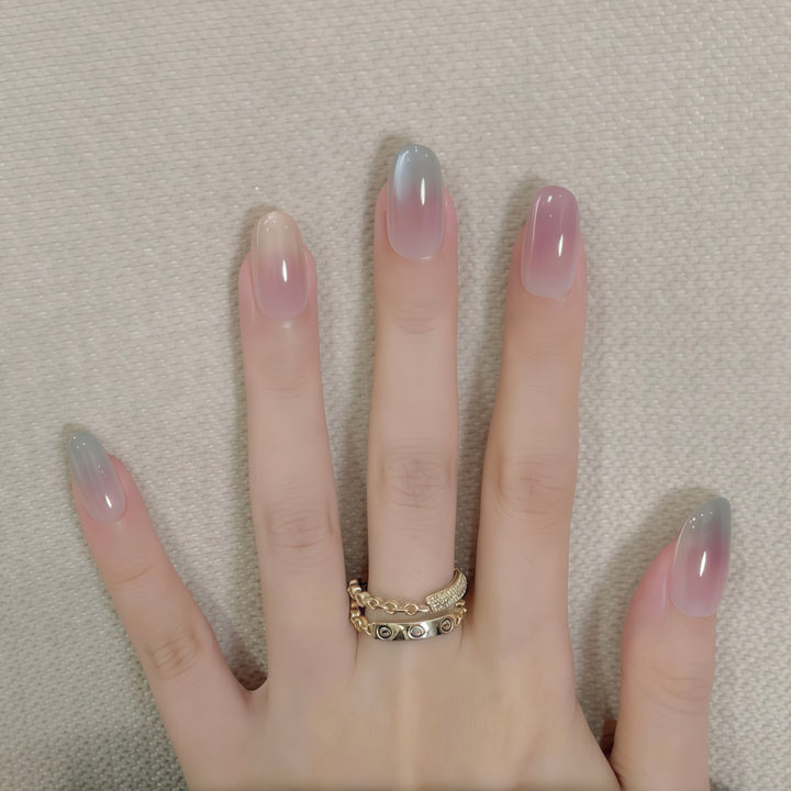 Artificial nail tips with gradient Stornfield