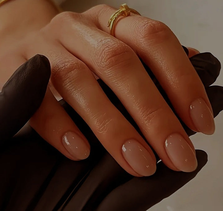 Glossy Oval-Shaped Nail Enhancements Stornfield