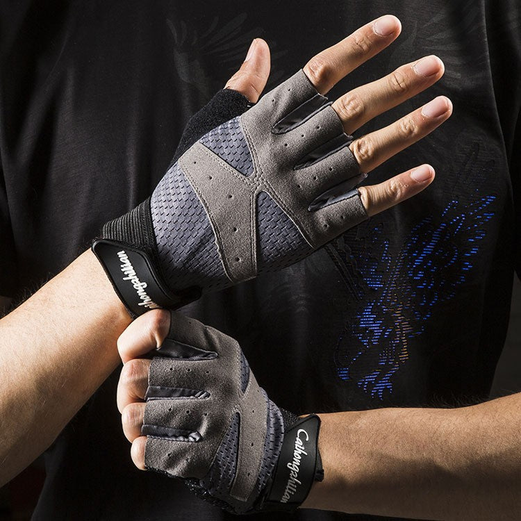 Women's fitness gloves with non-slip palm and breathable mesh Stornfield