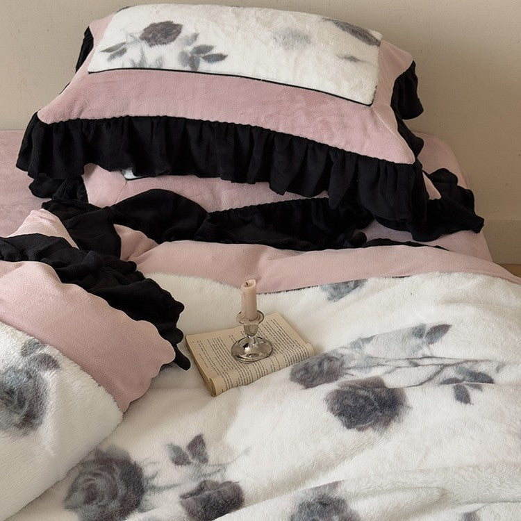 Microfleece bedding set with floral velvet look, frill pillow and extra soft cuddle surface