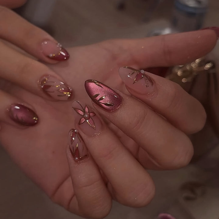 Artificial nail art with playful dots and bows Stornfield