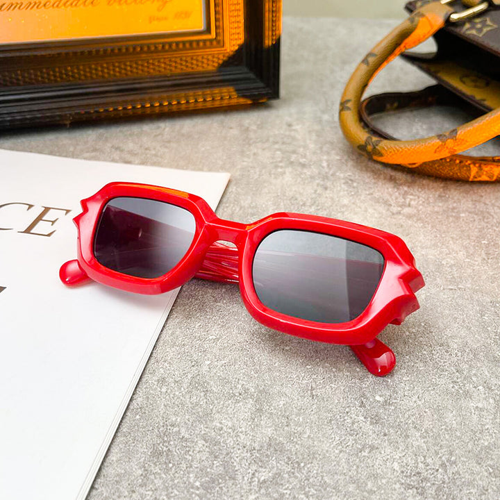 Women's fashionable sunglasses with striking frame Stornfield