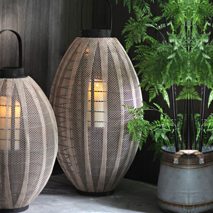 Elegant lantern with metal grid Stornfield