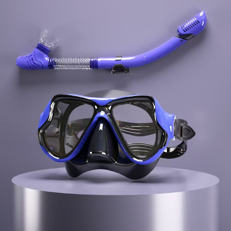 Diving mask with ergonomic design and a flexible snorkel Stornfield