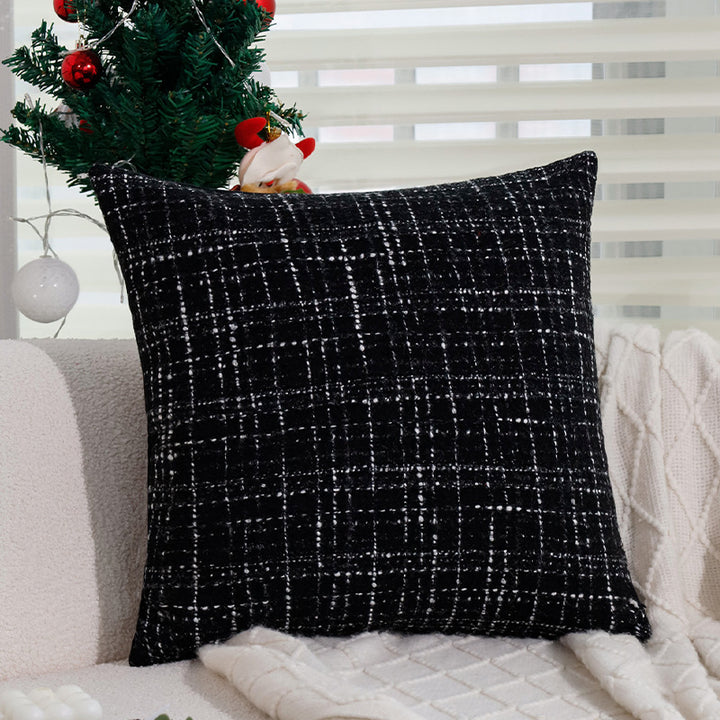 Cozy decorative cushion with structure